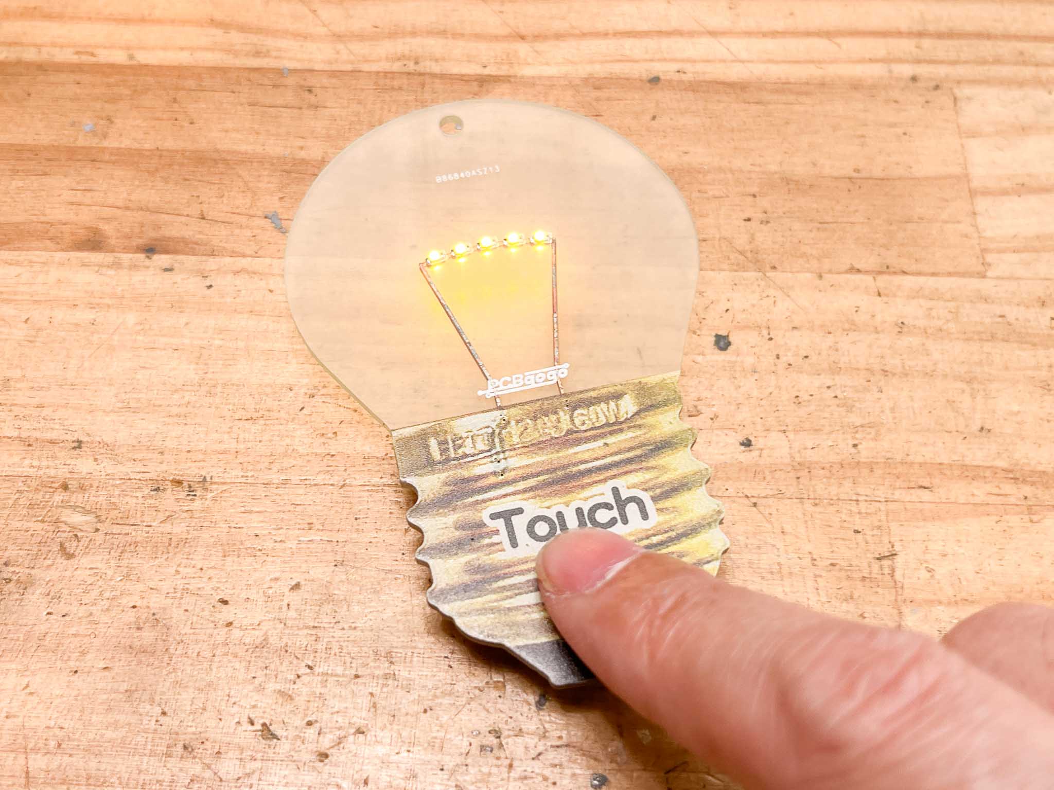 JPCAShowのPCBgogoブースでもらった透明基板を組み立てました