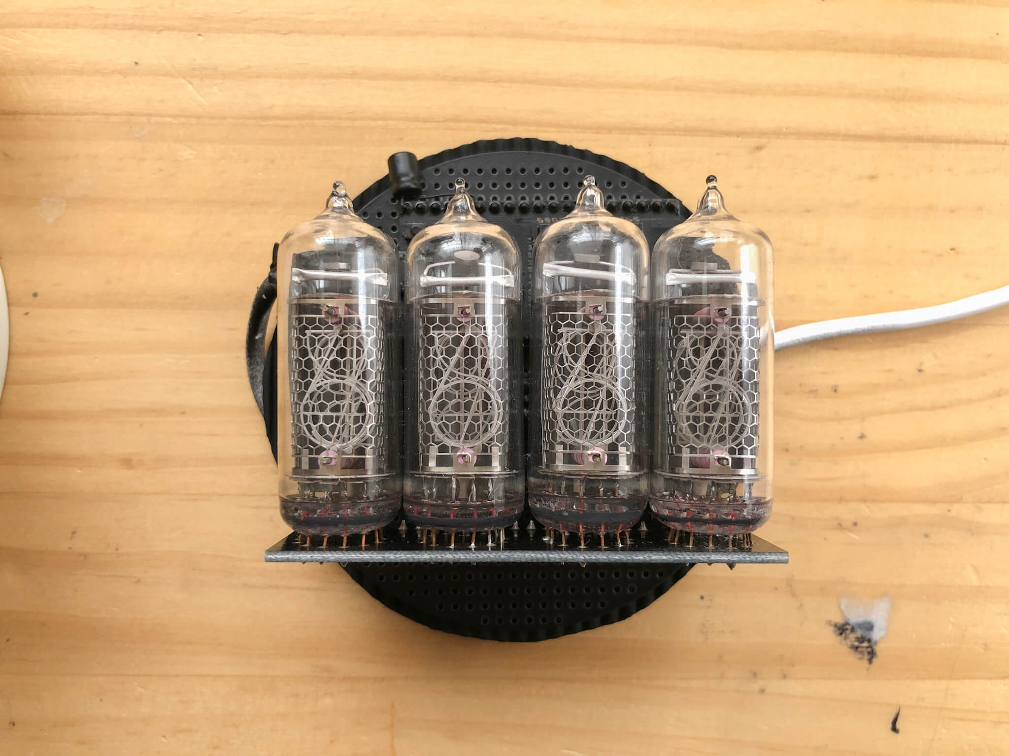 ニキシー管IN-14の回路を目覚まし時計に内蔵して「目覚まし時計風」の置き時計を作っています | kohacraftのblog